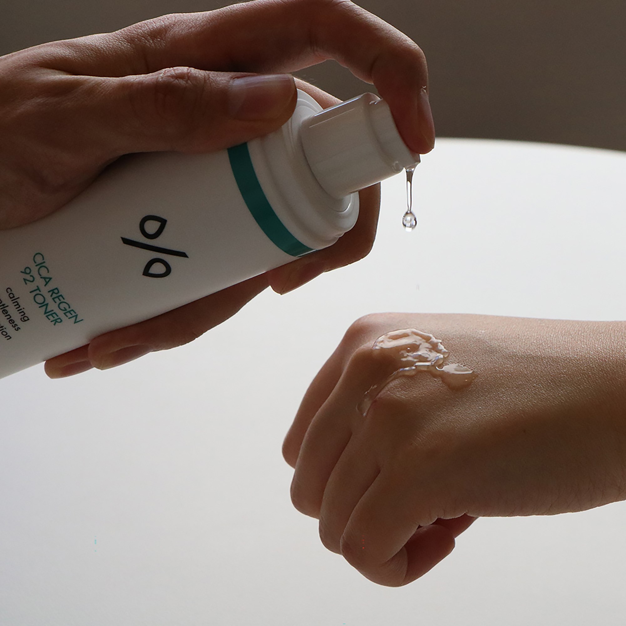 Alternativ bild 1 för Dr. Ceuracle Cica Regen 92 Toner 120 ml