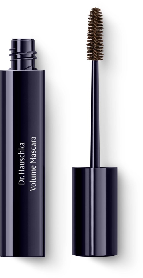 En svart mascara-tube med en børste ved siden av, merket "Dr. Hauschka Volume Mascara."