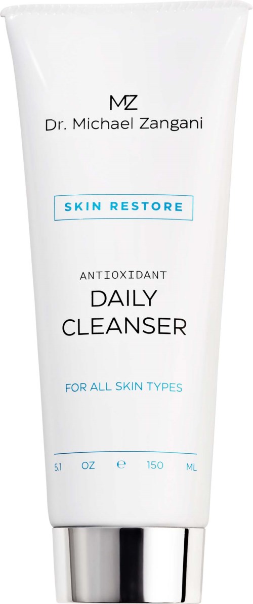 Hvit tube merket 'Daily Cleanser' med blå tekst, inneholder 150 ml, for alle hudtyper, av Dr. Michael Zangani.