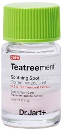 En liten flaska med Teatrement lugnande fläckbehandling med grönt lock av Dr. Jart+.
