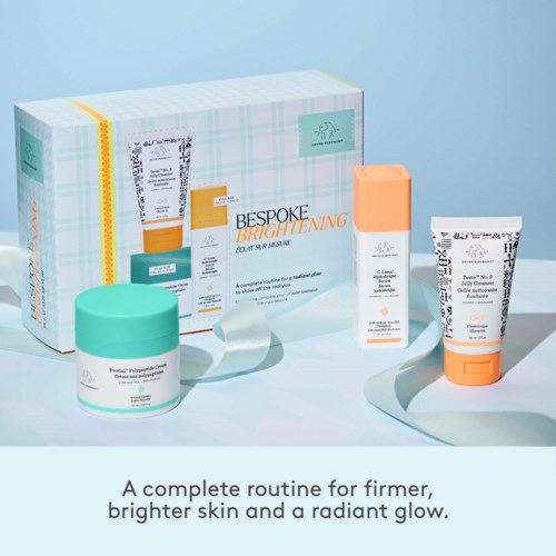 Bespoke Brightening hudpleiesett inkluderer rens, fuktighetskrem, serum og en oppstrammende maske i en gaveeske.