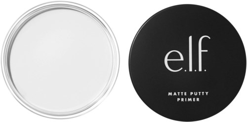 En svart cirkel med vitt text som säger 'e.l.f.' och 'Matte Putty Primer'. Tomt klart behållare bredvid.