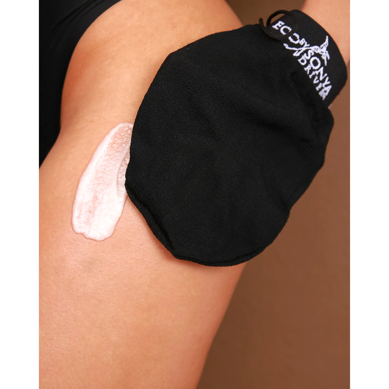 Eco By Sonya Exfoliating Glove (obrázok 5)