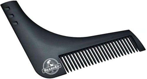 En rad av svarta tandformade kammar på ett svart handtag med "BEARDED" logotyp.