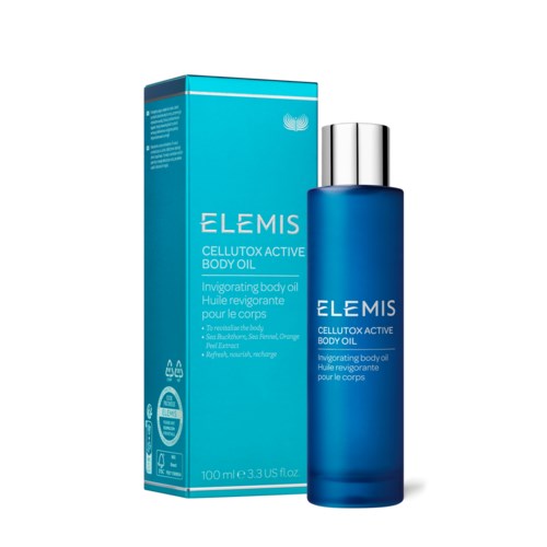 Blauwe fles met lichaamsolie en bijpassend doosje, gemarkeerd als Elemis Cellutox Active Body Oil, staan naast elkaar.