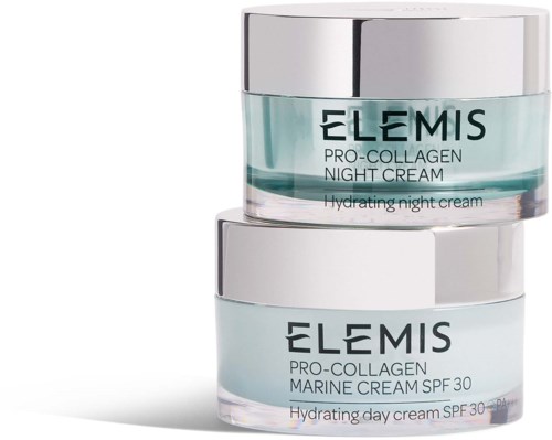 To krukker med Elemis hudpleieprodukter stablet, en for natt og en for dag, med lyseblå og hvit emballasje.