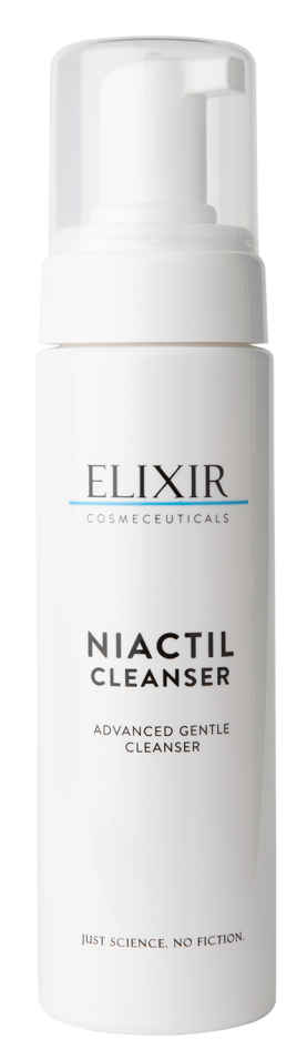 En hvit flaske fra Elixir Cosmeceuticals Niacitol Cleanser med pump og enkel etikett.