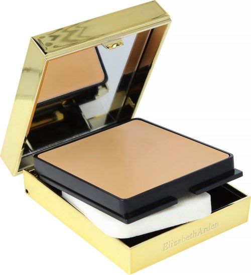 Een compacte make-uppoeder met een gouden buitenkant en een spiegel binnen. Het heeft beige poeder voor gezichtsmake-up.