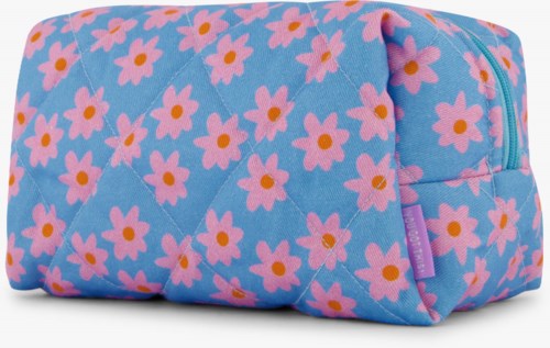 En farverig taske med pink blomster på blå baggrund til at bære ting.