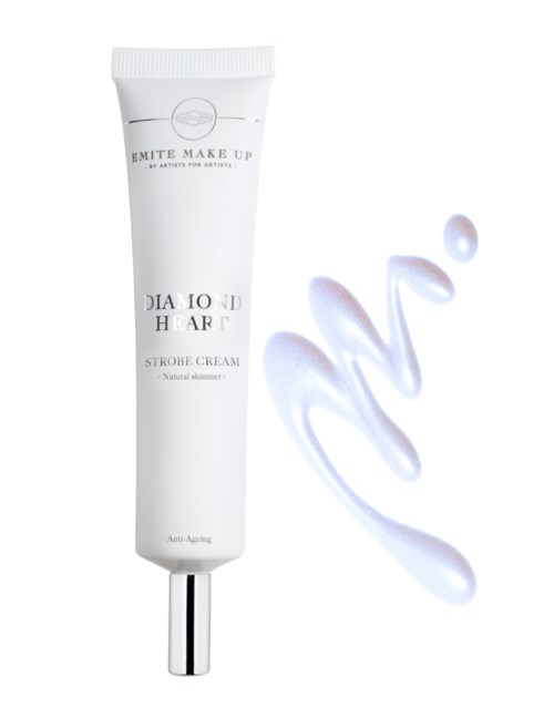 En vit tub med makeup-kräm med silverlock, namn på, och en virvla av kräm bredvid.