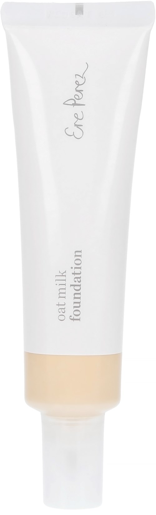 En vit tub med foundation och en beige färg. Etiketten säger 'oreal' och 'oat milk foundation'.