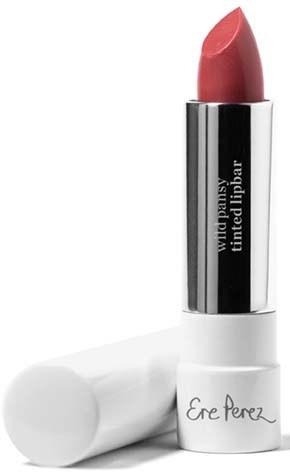 Ett läppstift i rosa nyans i ett silver- och svart fodral, med text på.