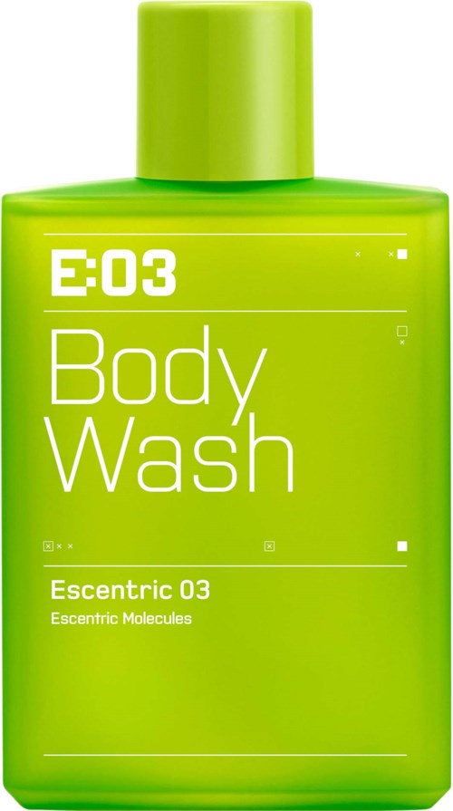 Felgroene fles met witte tekst voor bodywash genaamd Escentric 03. Eenvoudig ontwerp, cilindrische vorm.