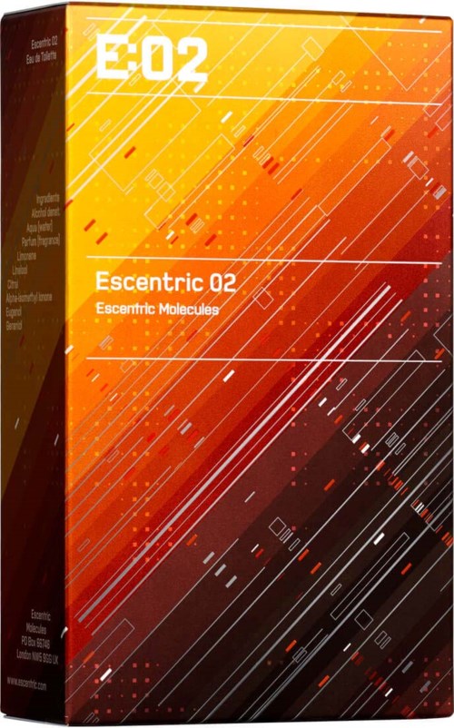 En förpackning med en livfull orange och röd geometrisk design, märkt 'E-02' och 'Escentric 02', vilket visar på ett produktomslag.