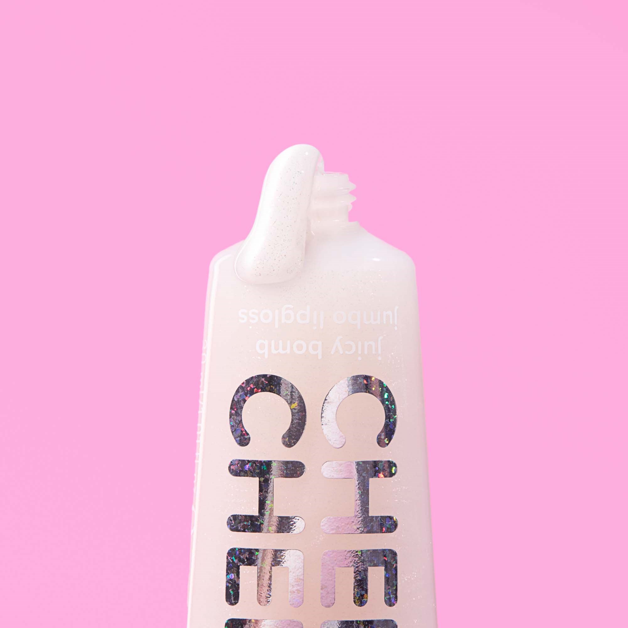 essence Say It With Juicy Cheers Juicy Bomb Jumbo Lipgloss 02 Cake My (obrázok 5)