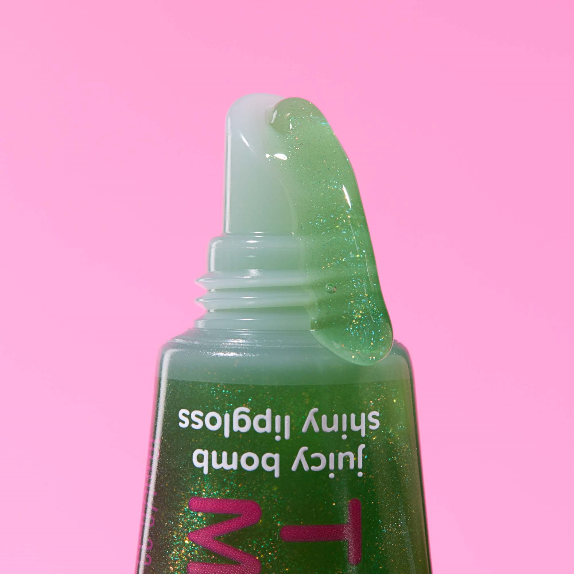 essence Say It With Juicy Thanks My Dear Juicy Bomb Shiny Lipgloss 03 (obrázok 5)