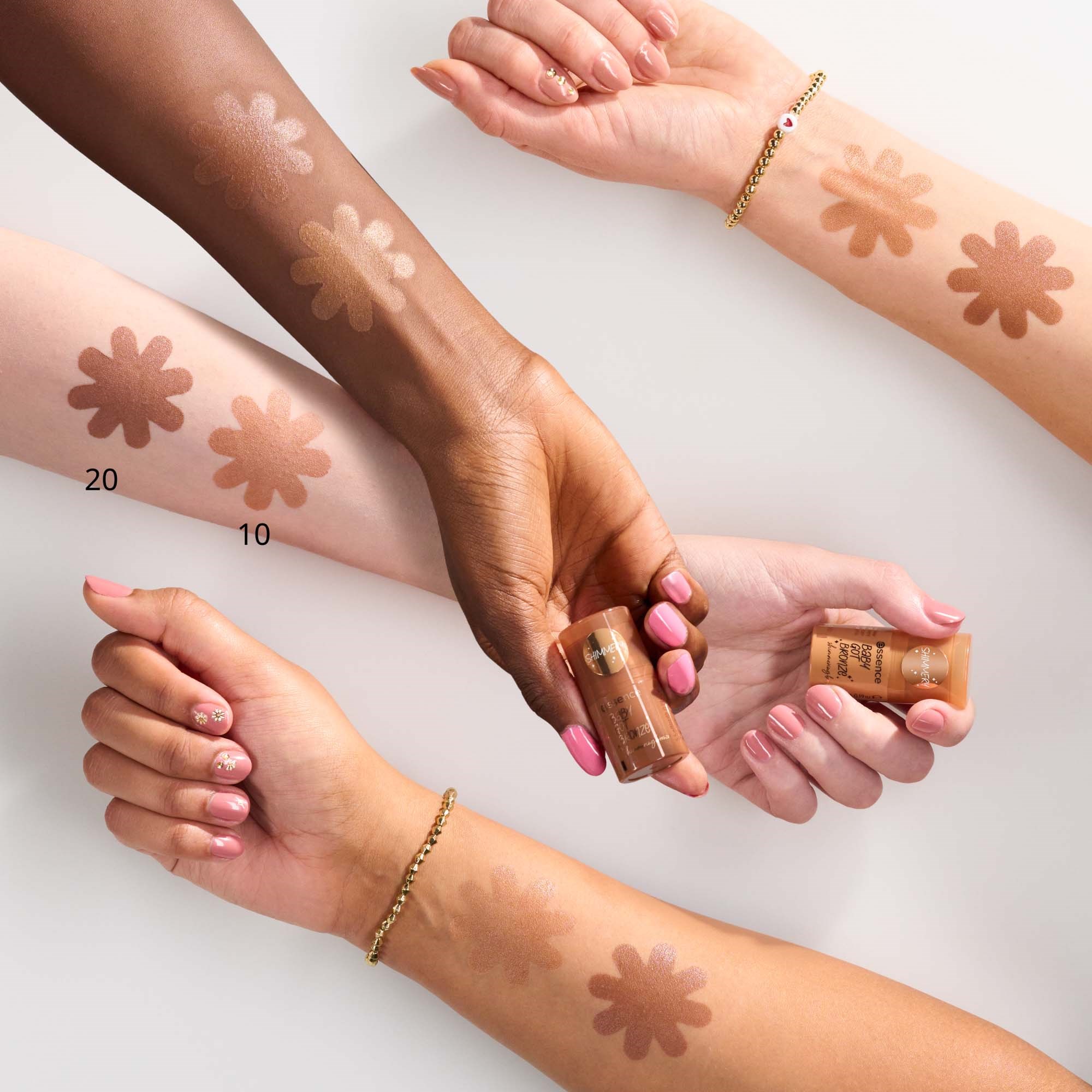 essence Baby Got Bronze Shimmering Bronzer 10 Golden Hour (obrázok 5)