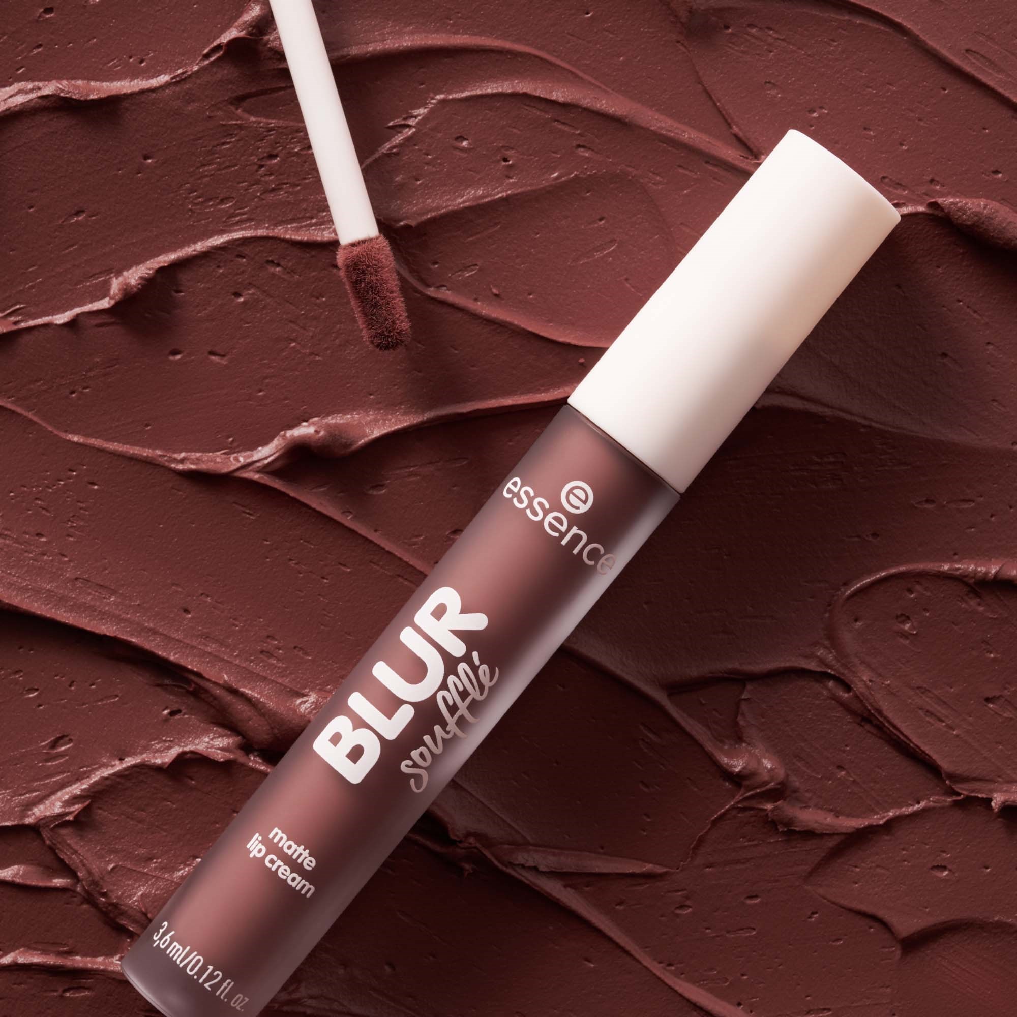 essence Blur Soufflé Matte Lip Cream 01 Deep Scroll (obrázok 5)