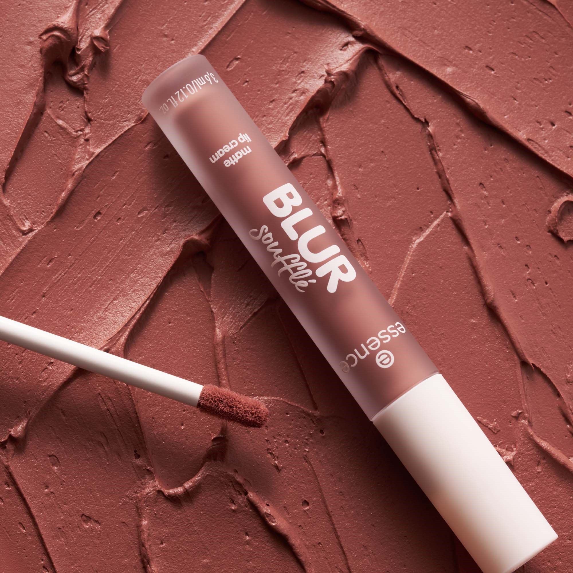 essence Blur Soufflé Matte Lip Cream 02 Spice Filter (obrázok 5)