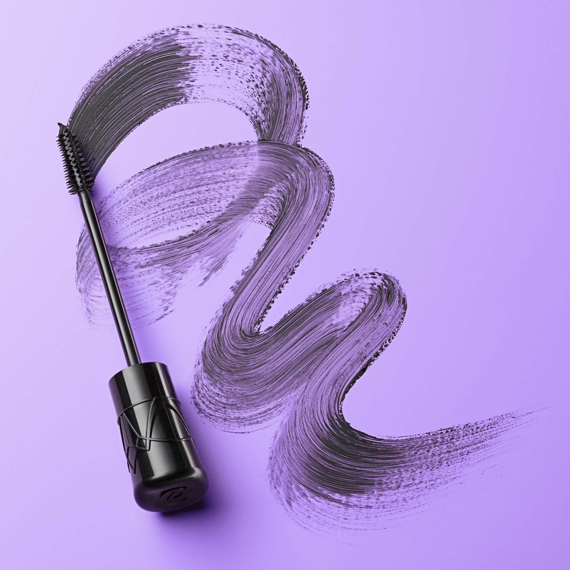 essence Call Me Queen Dramatic False Lash Effect Mascara (obrázok 5)
