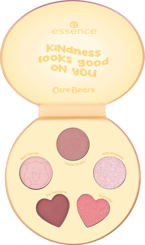 Kompakte Creme-Blush mit vier Farbtönen und einem niedlichen Bärenbild, beschriftet für unterschiedliche Hauttöne und Verwendung.
