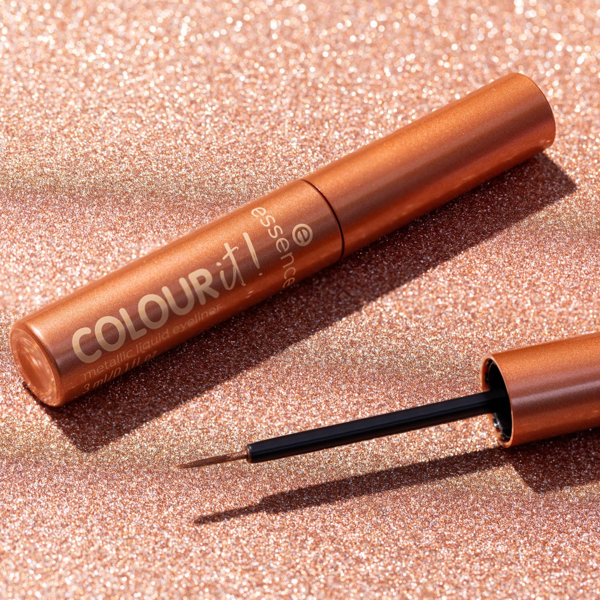 essence Colour It! Metallic Liquid Liner 01 Burnished Bronze (obrázok 6)