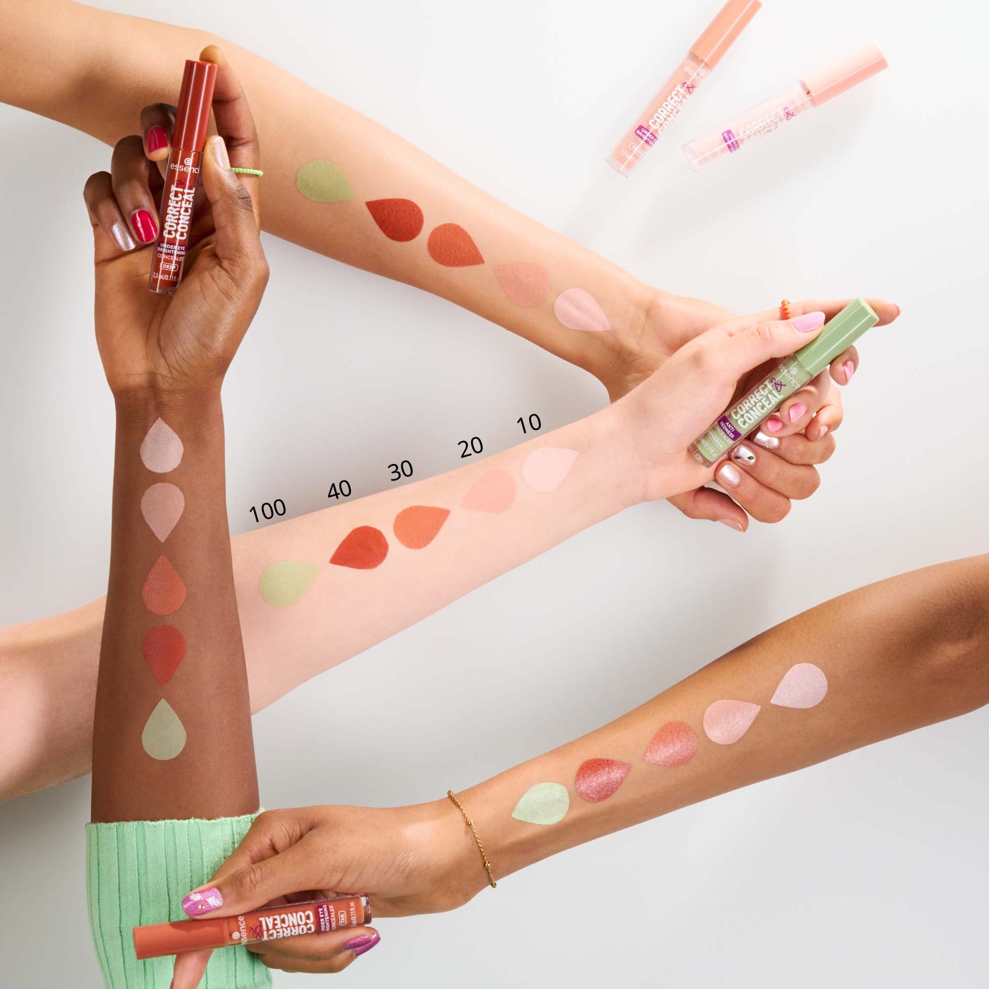 essence Correct & Conceal Under Eye Brightening Concealer 30 Tan (obrázok 4)