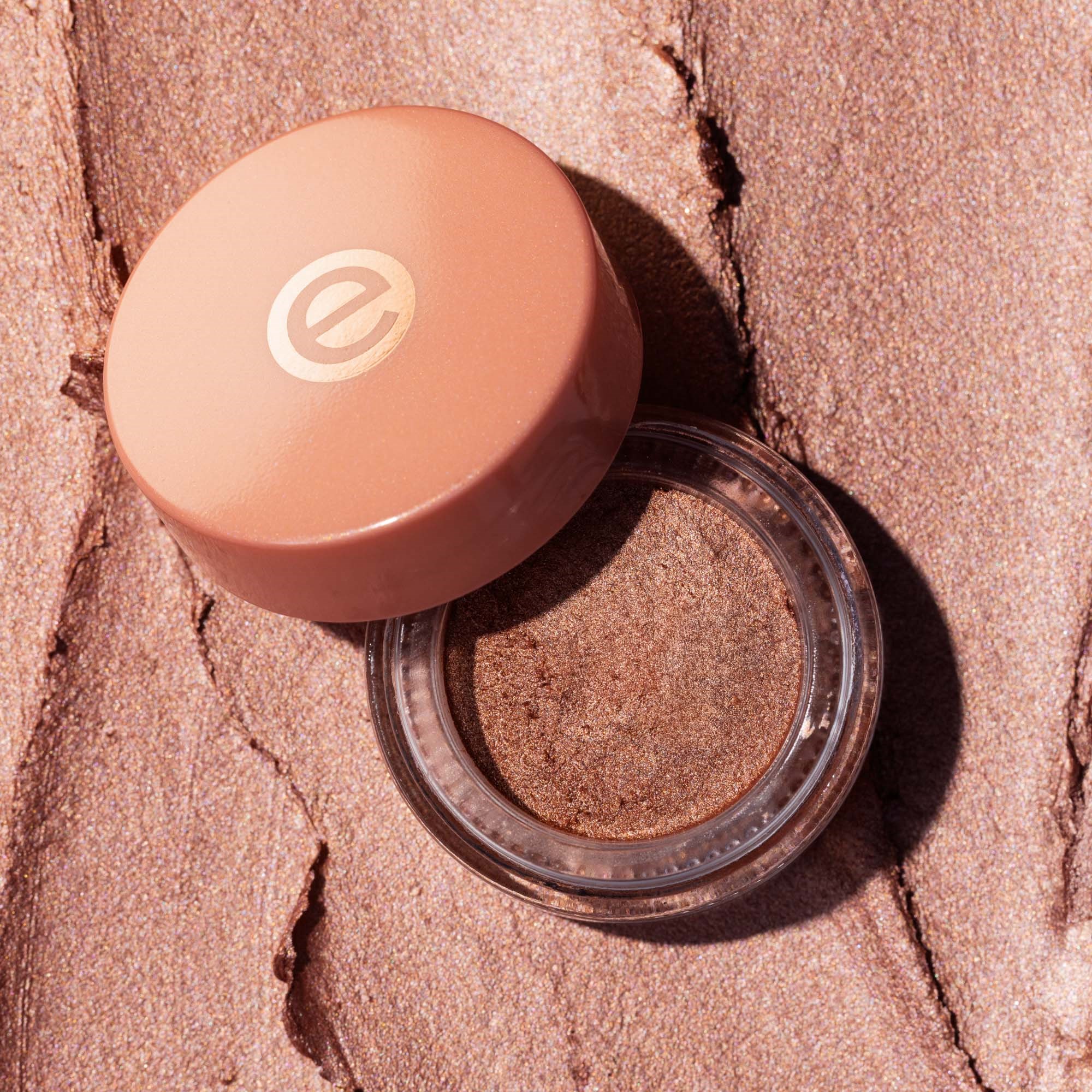 essence Cream Eyeshadow 01 Rose (obrázok 5)