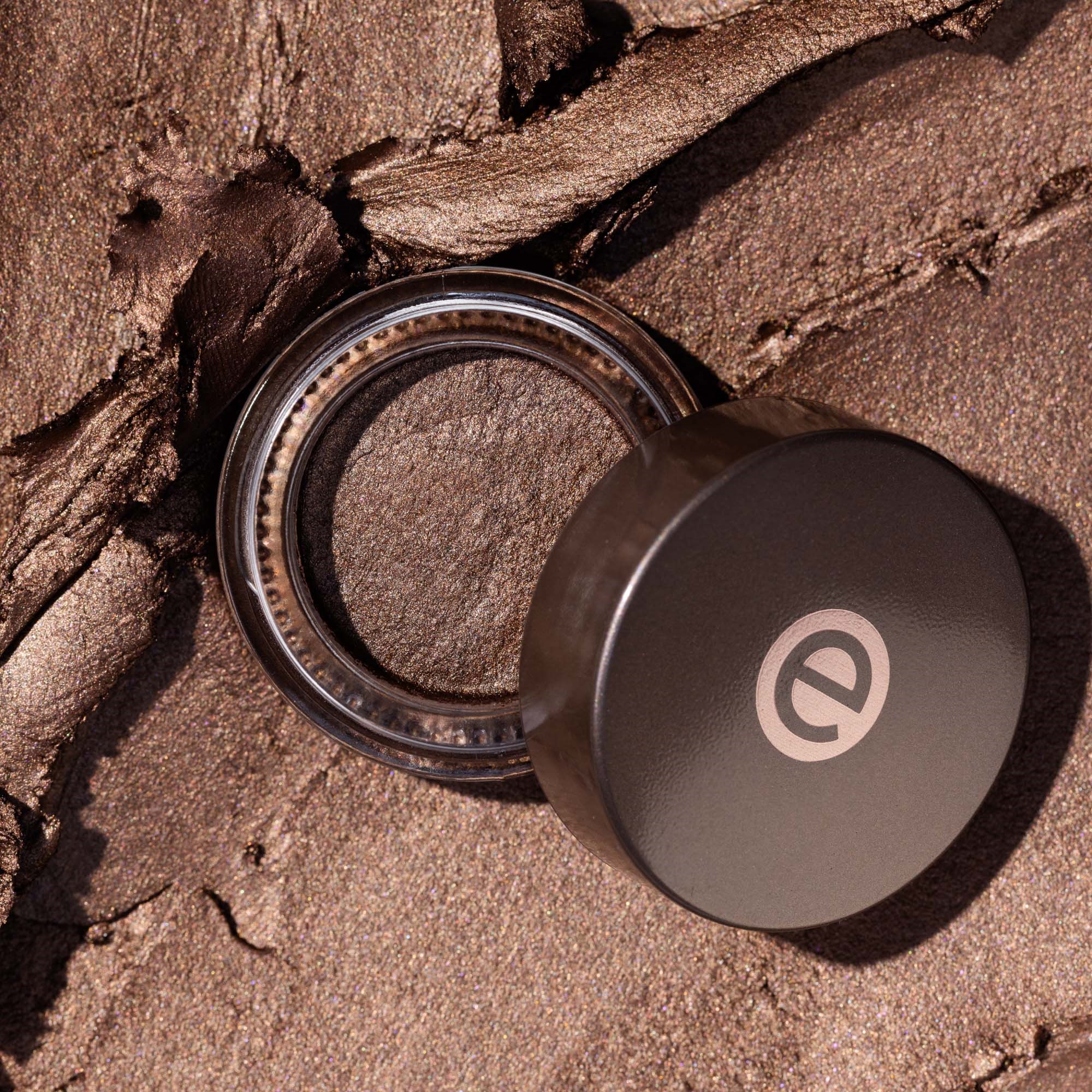 essence Cream Eyeshadow 04 Cocoa (obrázok 5)