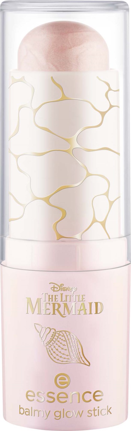 En ljusrosa stift med guld sprucken design, märkt 'Den Lilla Sjöjungfrun' och 'essence Balmy Glow Stick' i en genomskinlig behållare.