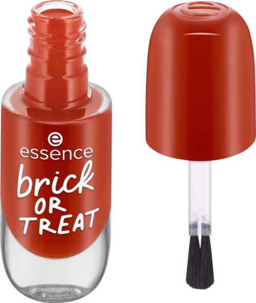 Punainen kynsilakkapullo harjalla ja korkilla, merkinnällä "Brick or Treat" by Essence.