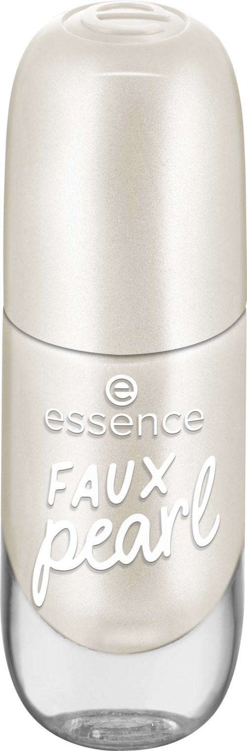 Pieni, valkoinen suihkepullo, jossa lukee 'Faux Pearl' valmistaja Essence, todennäköisesti kosmeettinen tuote.