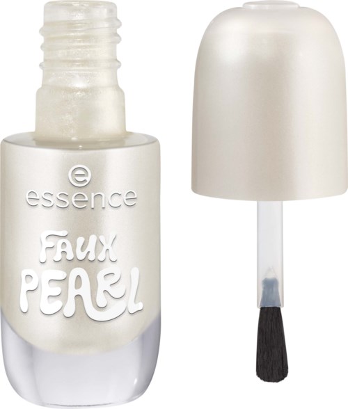En flaska av Essence Fake Pearl nagellack med borste och vit lock. Etiketten är vit med namnet skrivet på den.