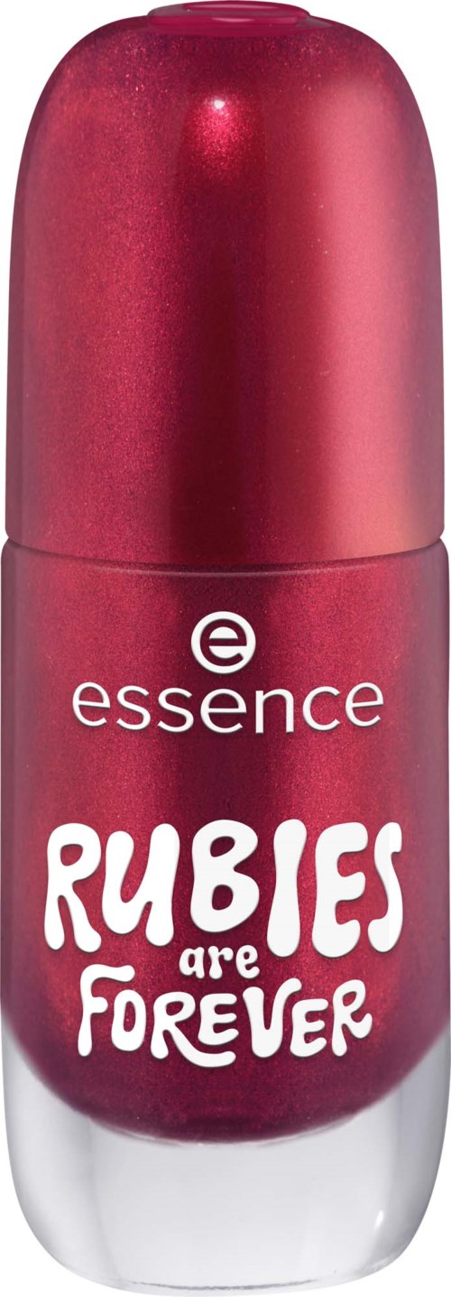 Ett rött läppstift rör med orden Essence och Rubies are Forever på.