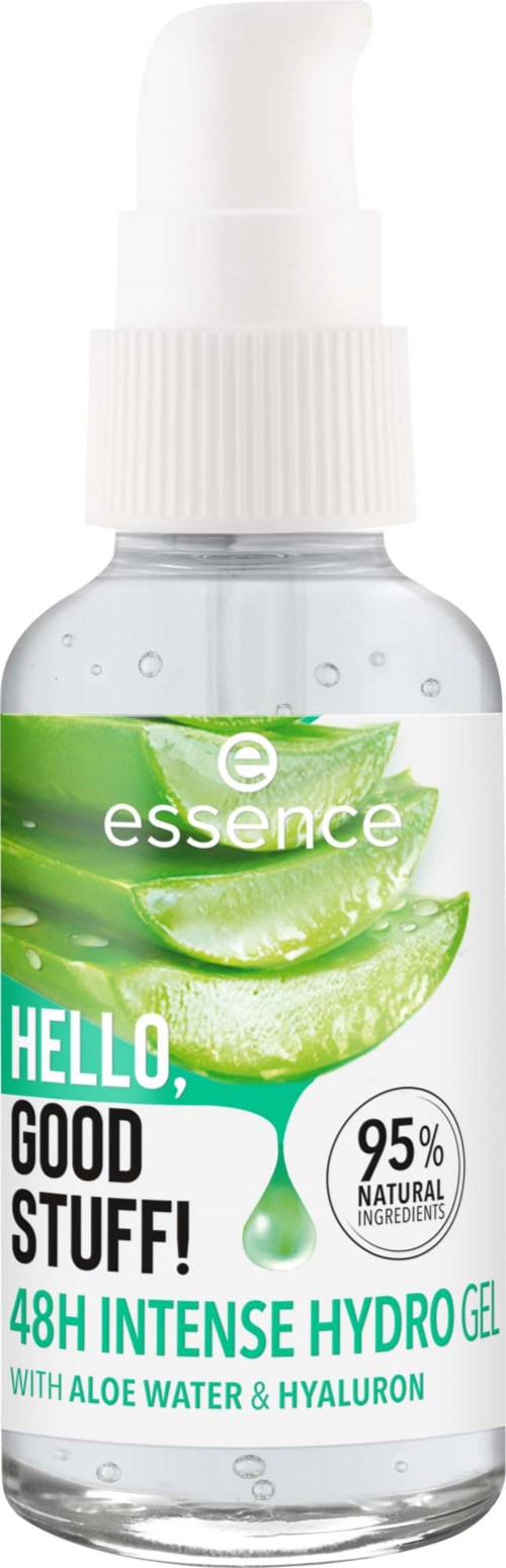 En klar flaske med hvit sprayhette, etiketten viser aloe og agurk, inneholder gel med hyaluronsyre, fremmer fuktighet.