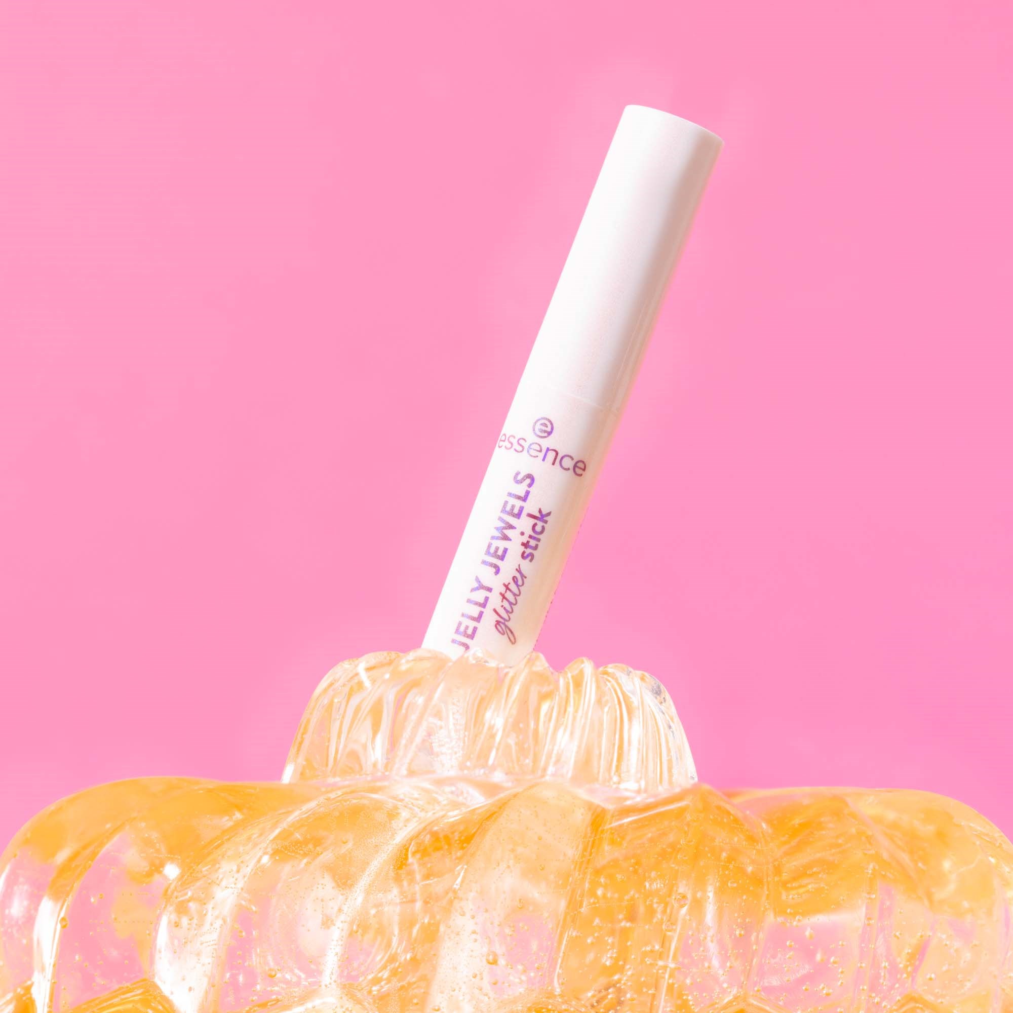 essence Jelly Jewels Glitter Stick 01 Frosted Twinkle (obrázok 4)