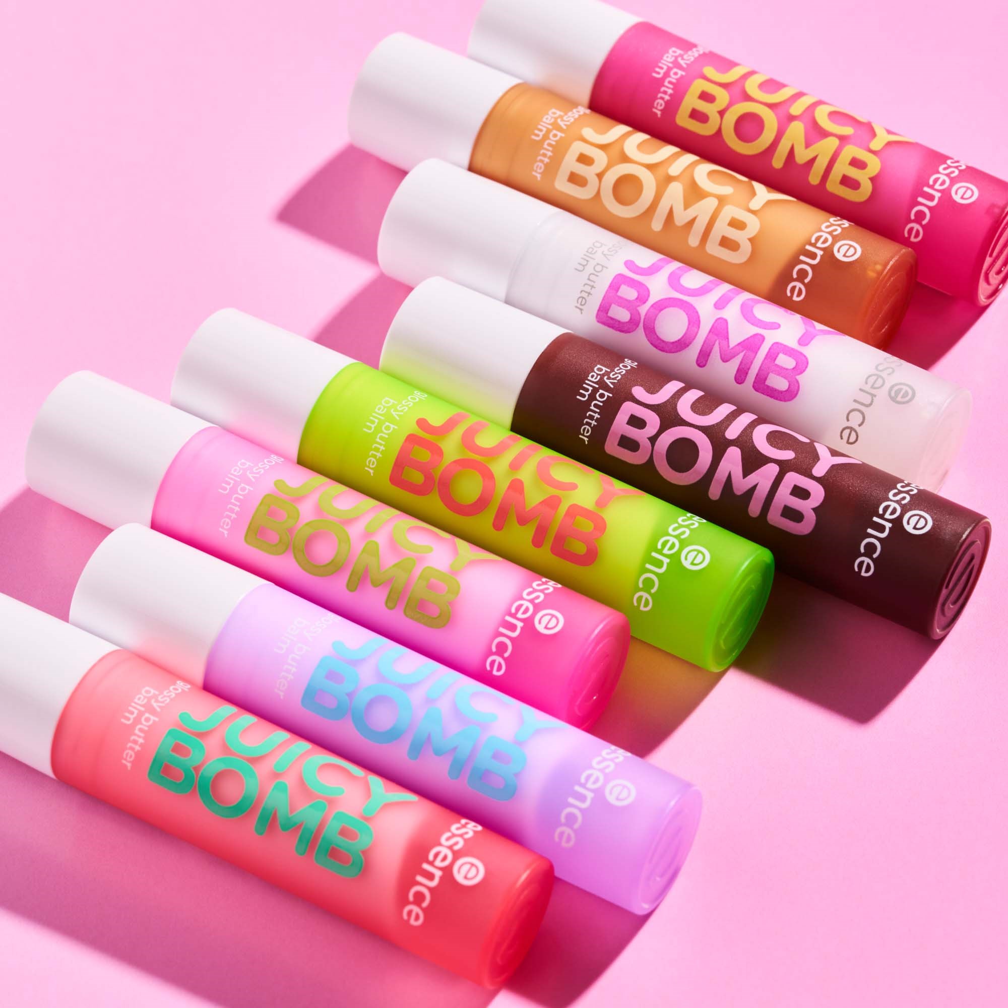essence Juicy Bomb Glossy Butter Balm 06 Wake Me Up Before You Coco (obrázok 4)