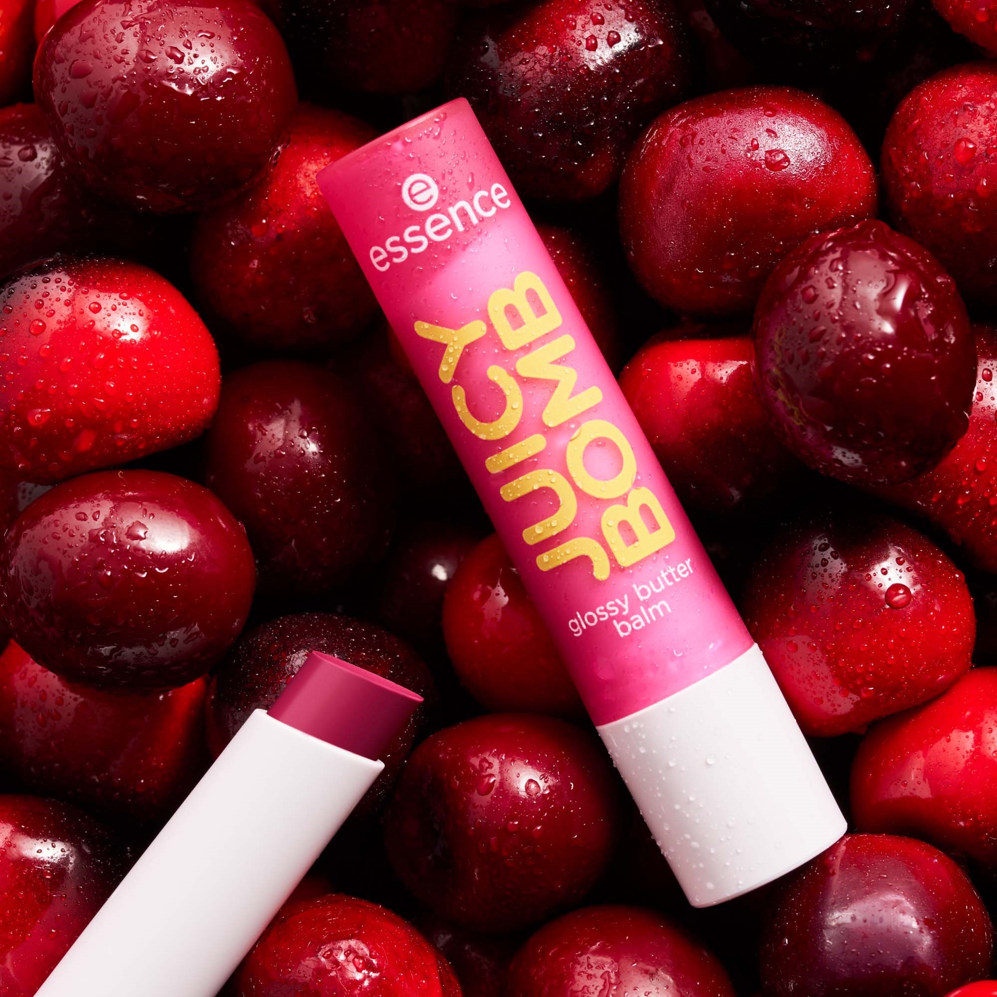 essence Juicy Bomb Glossy Butter Balm 08 Cherrything I Want (obrázok 6)