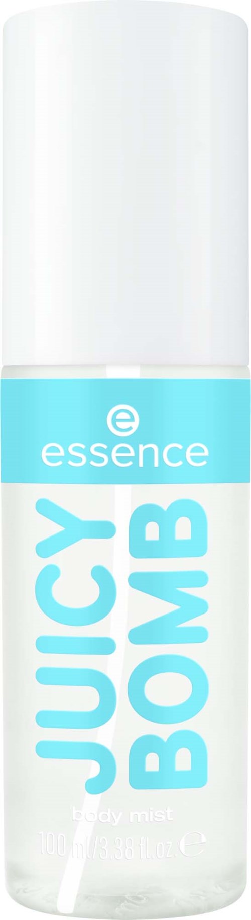 Een witte sprayfles met blauw label met tekst essence juice bomb. Het lijkt een huidverzorgings- of lichaamsprayproduct.