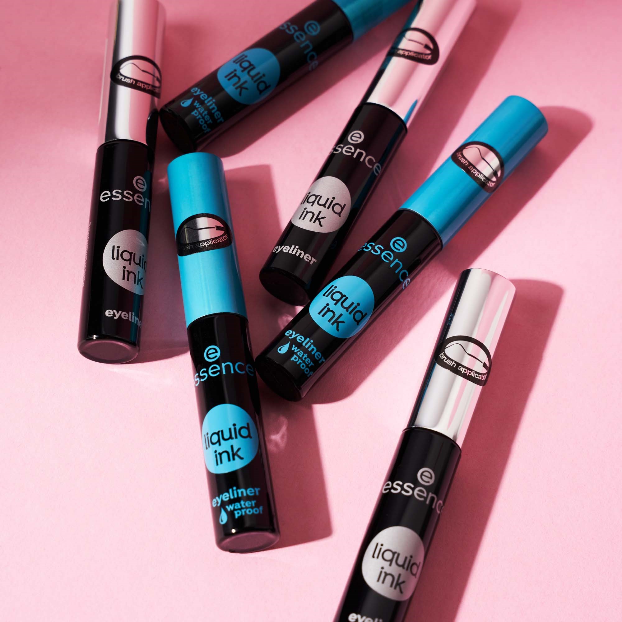 essence Wodoodporny eyeliner 1 (obrázok 4)