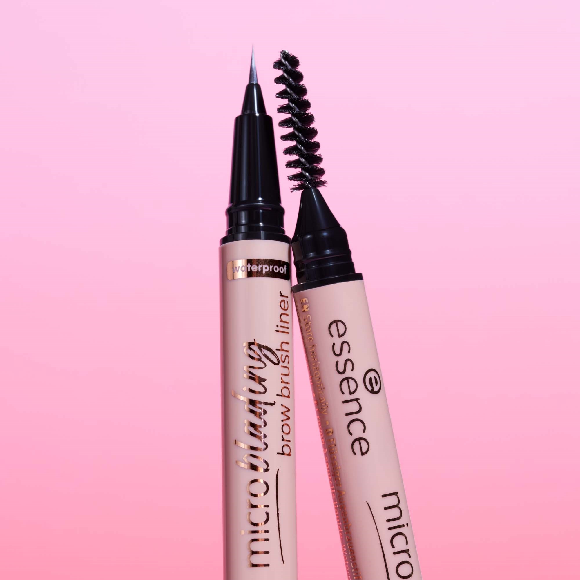 essence Microblading Brow Brush Liner 01 Soft Blonde (obrázok 4)