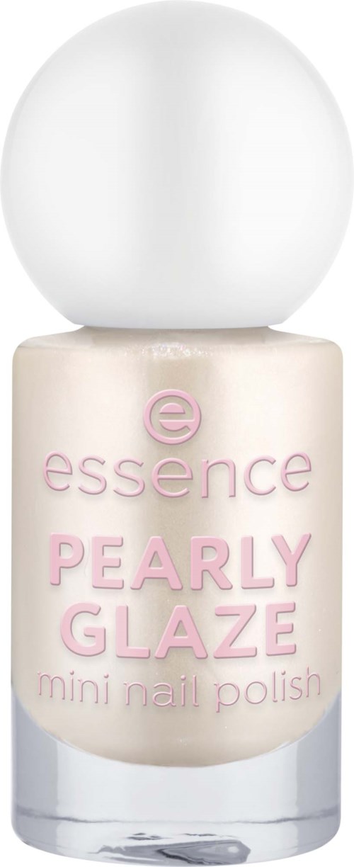 Eine Flasche Essence Pearly Glaze Mini-Nagellack, cremefarben mit rosa Schrift und weißem Deckel.