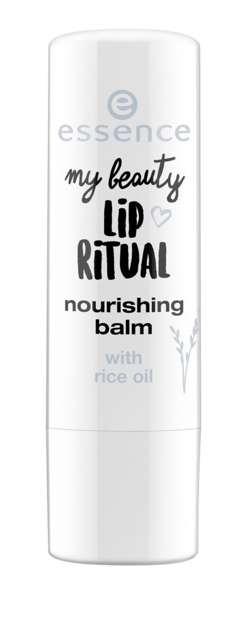 En vit tub med svart och grå text, märkesnamn för Essence läppbalsam med risolja, märkt 'My Beauty Lip Ritual' och 'nourishing balm.'
