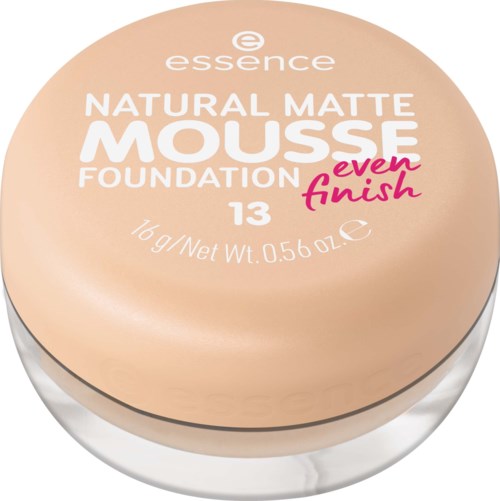 En rund makeup-förpackning med beigefärgad foundation, märkt 'Essence Natural Matte Mousse Foundation'.