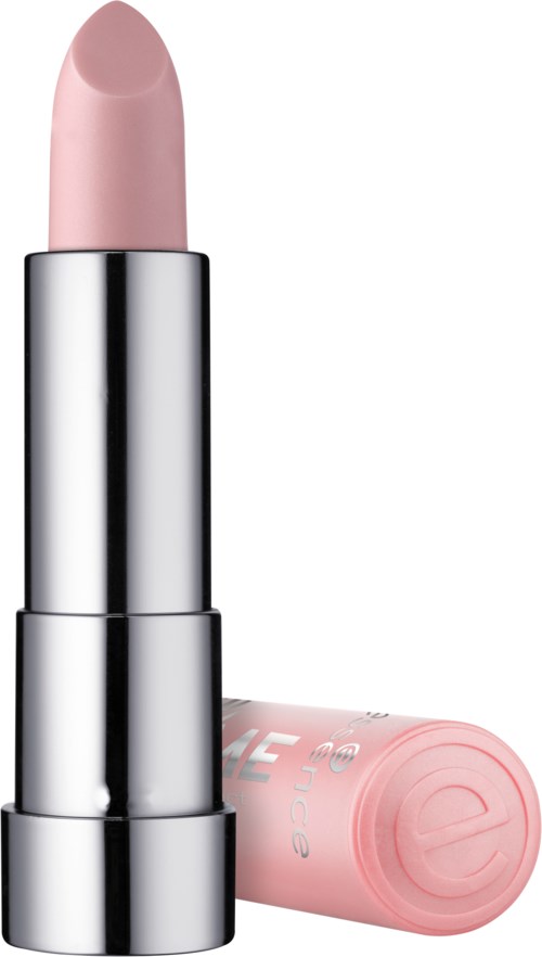 Ein hellrosa Lippenstift in einer silbernen Hülse mit einem rosa Deckel in der Nähe.