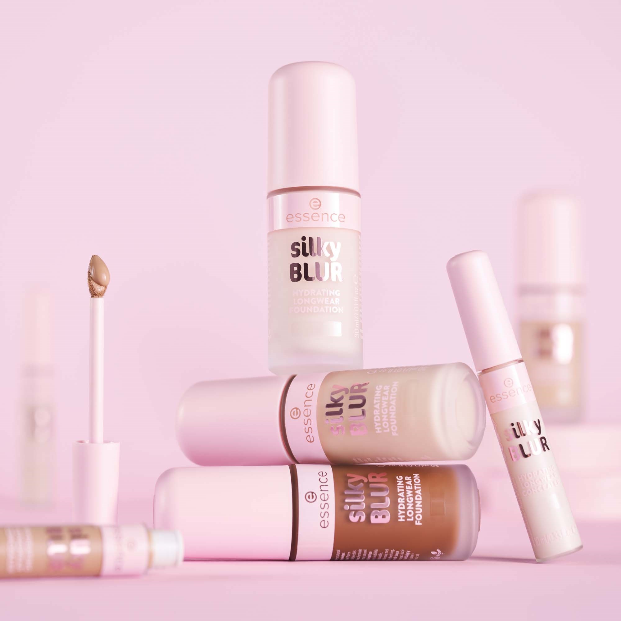 essence Silky Blur Hydrating Longwear Concealer 100 (obrázok 7)