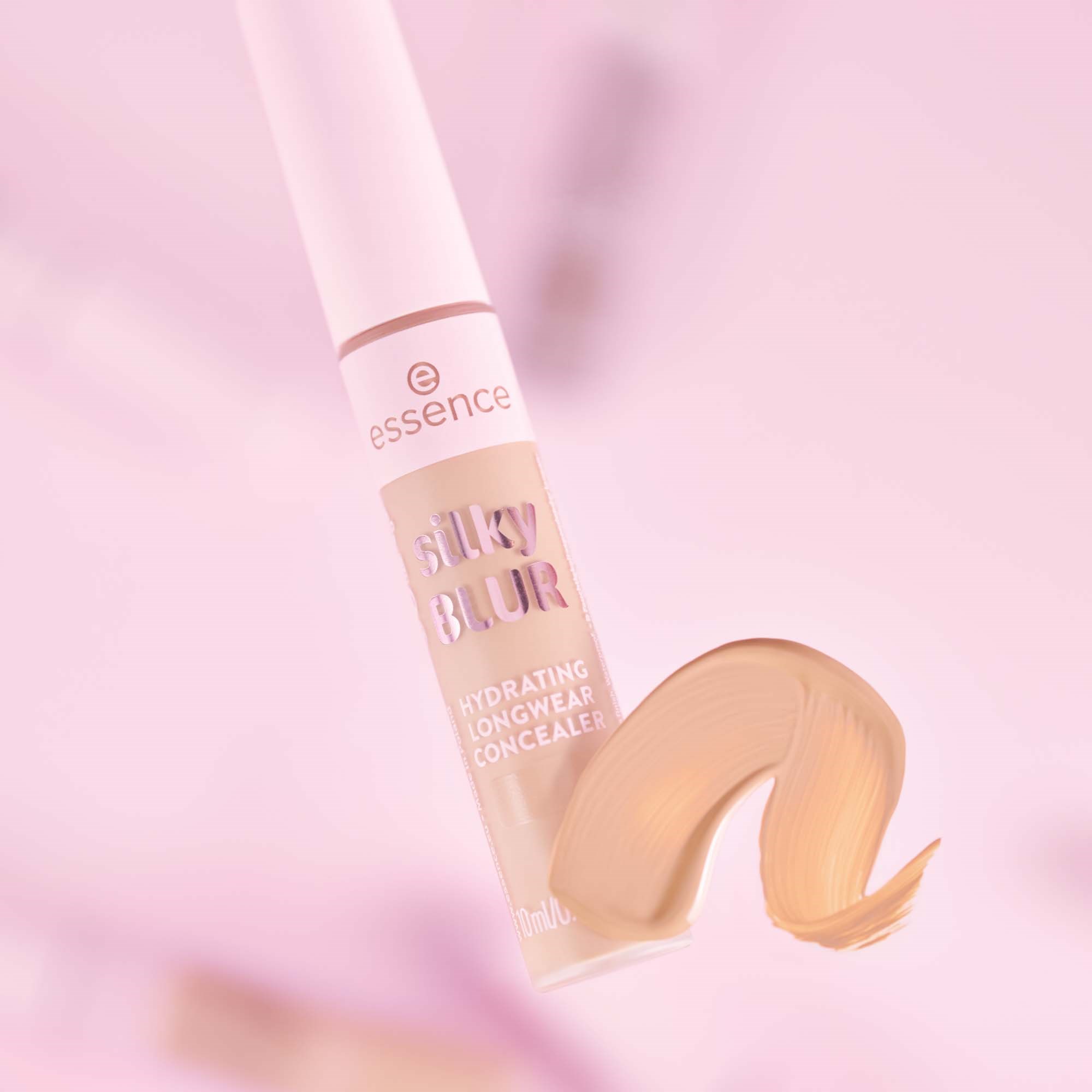 essence Silky Blur Hydrating Longwear Concealer 180 (obrázok 7)