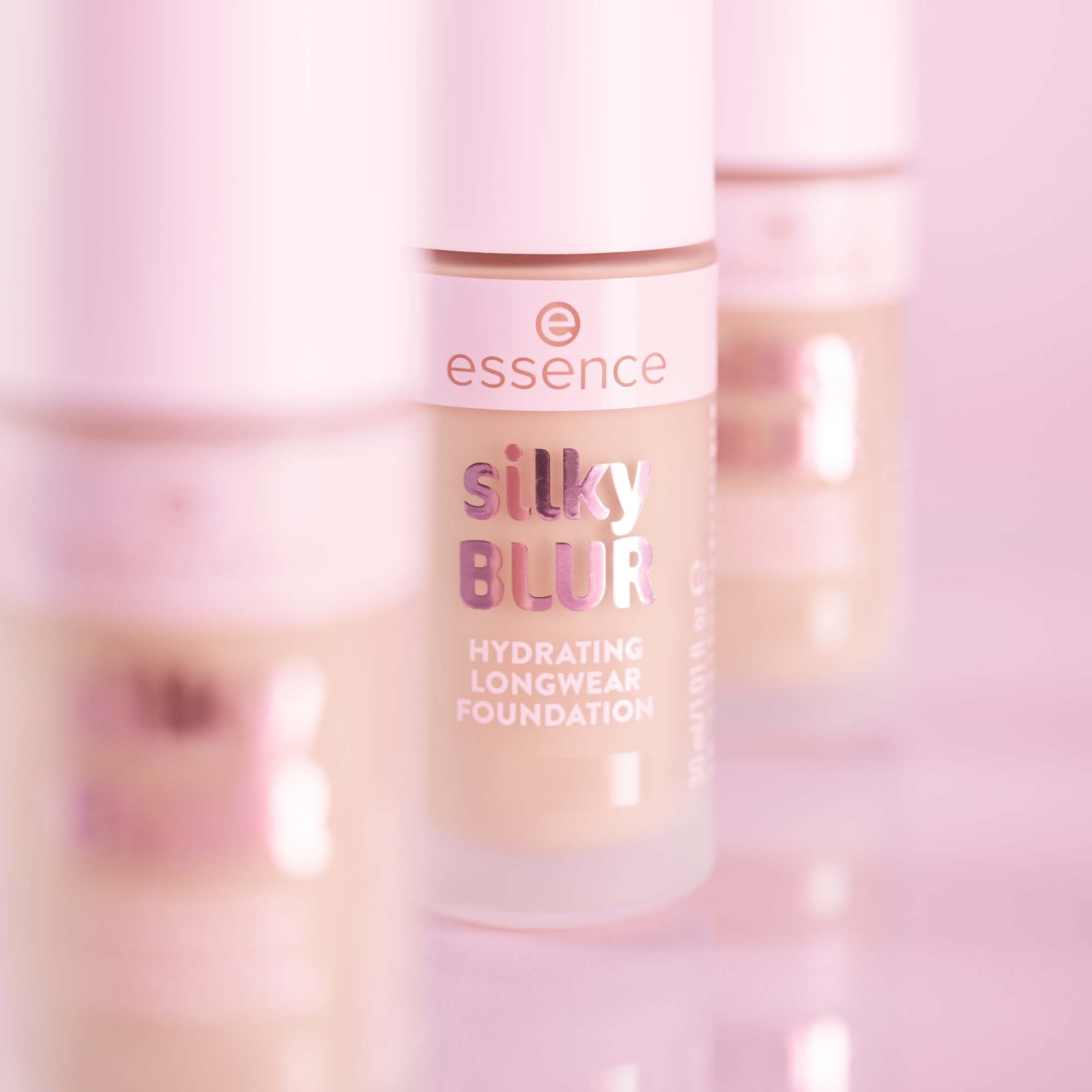 essence Silky Blur Hydrating Longwear Foundation 170 (obrázok 6)