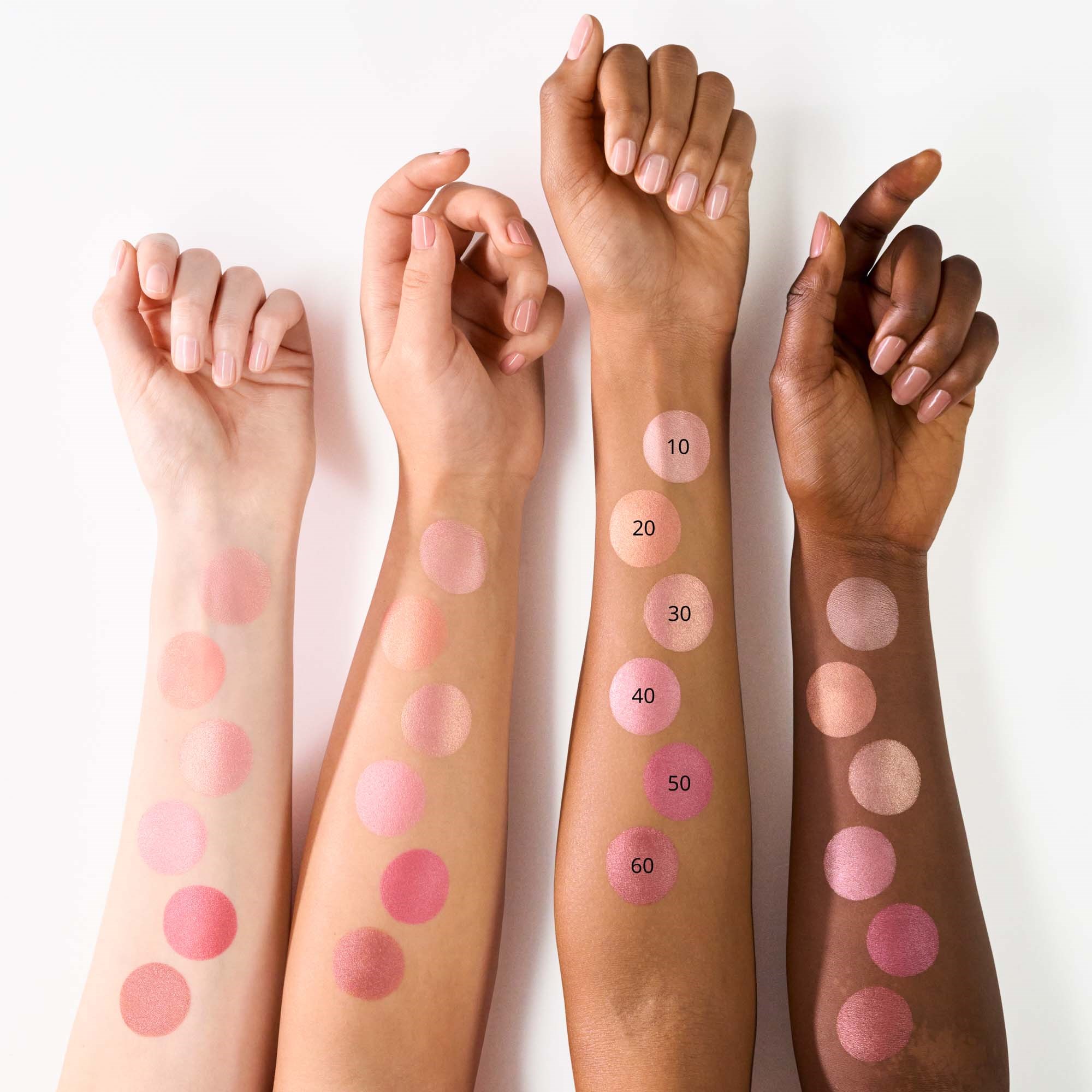 essence Soft Baked Blush 20 Peach Please (obrázok 3)