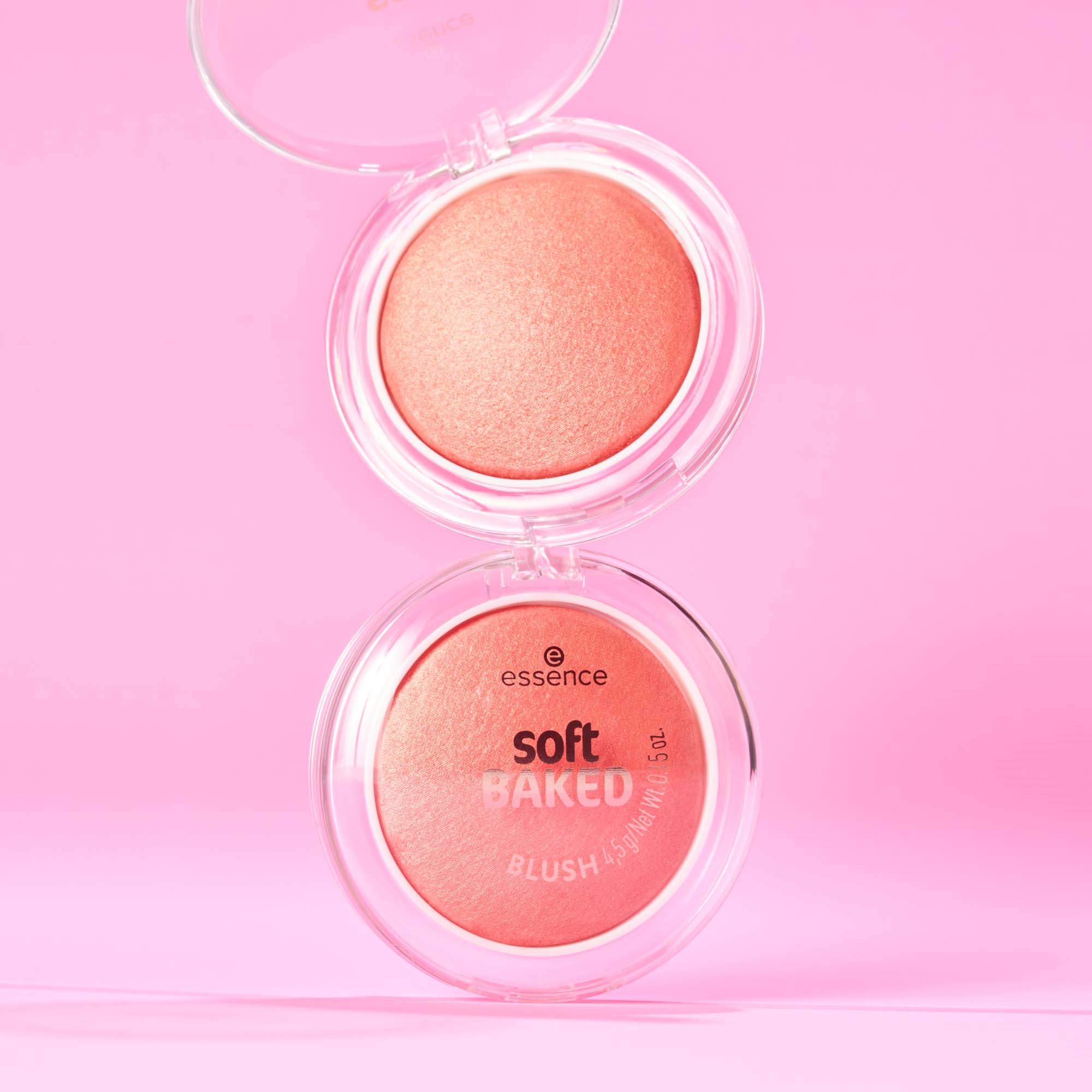 essence Soft Baked Blush 20 Peach Please (obrázok 4)